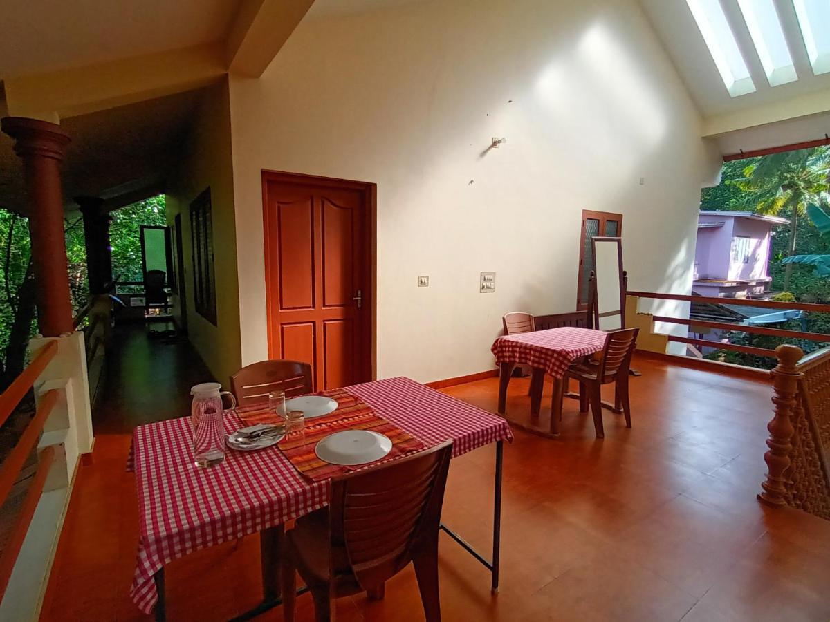 Ivory Coaste Hotel Kannur Exterior foto