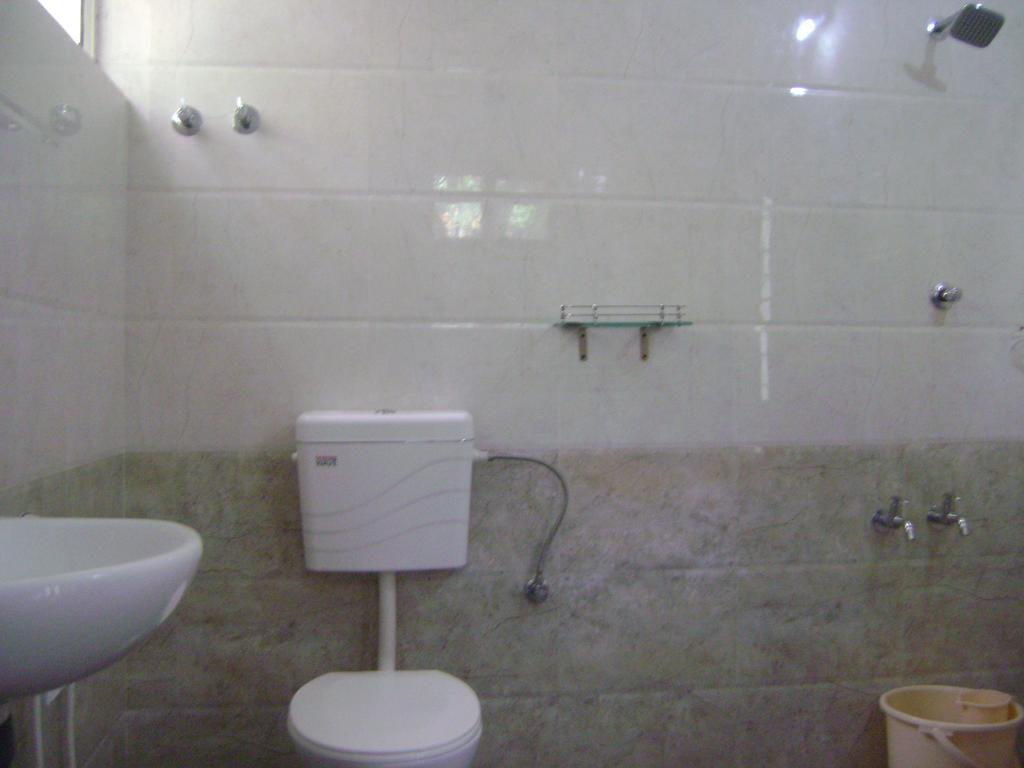 Ivory Coaste Hotel Kannur Exterior foto
